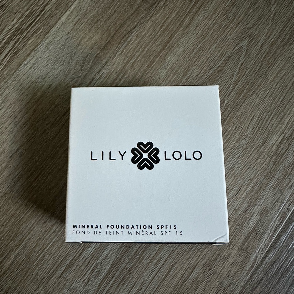 BUY 1 GET 1 FREE | Lily Lolo Mineral Foundation FULL size, SPF 15 (NEW IN BOX) - Picture 4 of 7